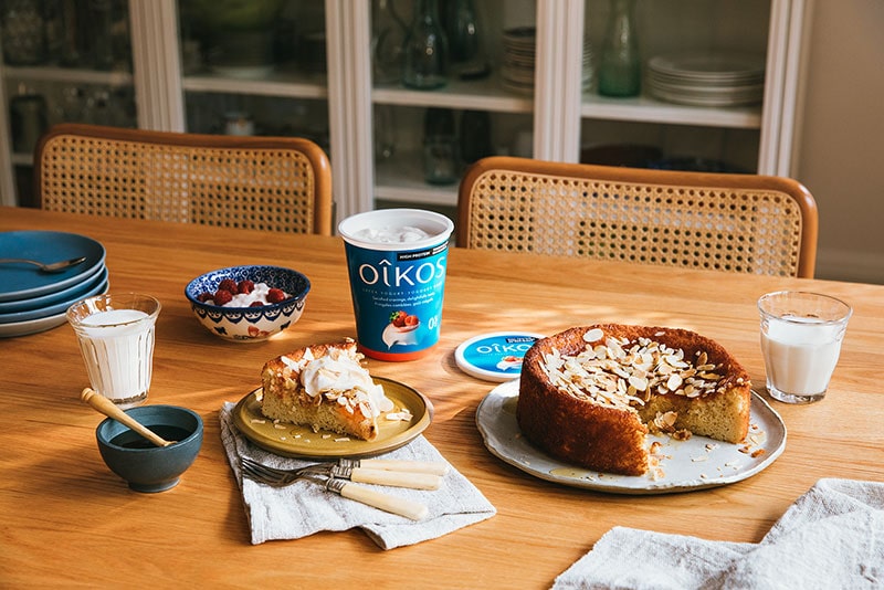 Gâteau moelleux au yogourt, aux amandes et au miel