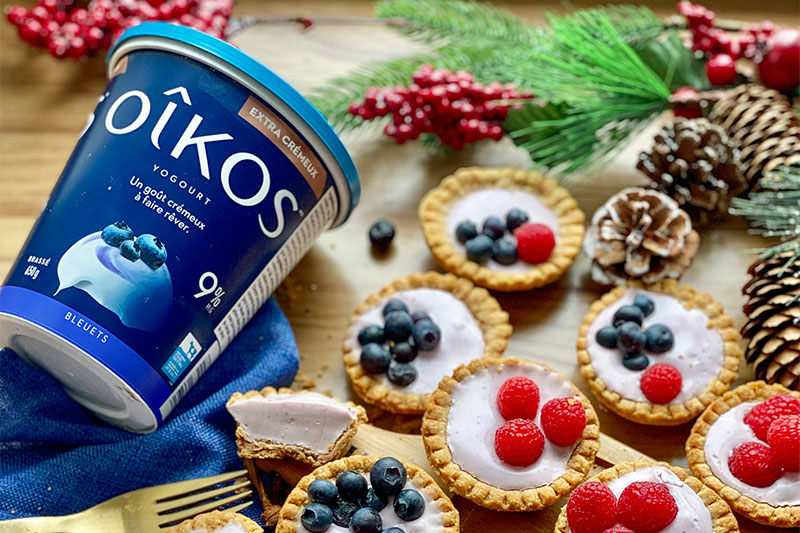 No-bake mini fruit tarts with Oikos Extra-Creamy Blueberry and fresh fruits